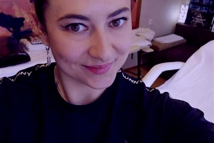 Nora, 25, a black green-eyed caucasian companion based in Neudorf im Weinviertel. Offering Erotic Massage, Fetish, Duos. Available for incall and outcall, ov...