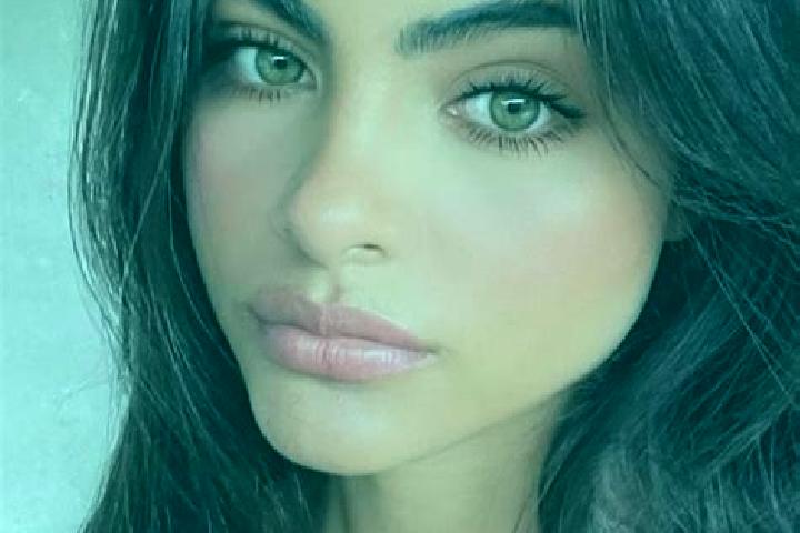 Nora, 25, a brunette dark-eyed middle eastern companion based in Staranzano. Offering Overnight, Party Girl, CIM. Available for incall and outcall, overnight...