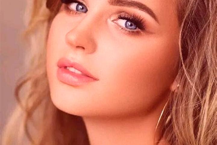 Nora, 25, a dark blonde blue-eyed asian companion based in Tangara da Serra. Offering Dinner Date, Tantra, A-Level, Overnight. Available for incall and outca...