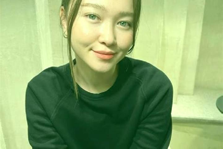 Nora, 25, a red blue-eyed asian companion based in Trnava pri Laborci. Offering Overnight, OWO, Massage, Fetish, GFE. Available for incall and outcall, day a...