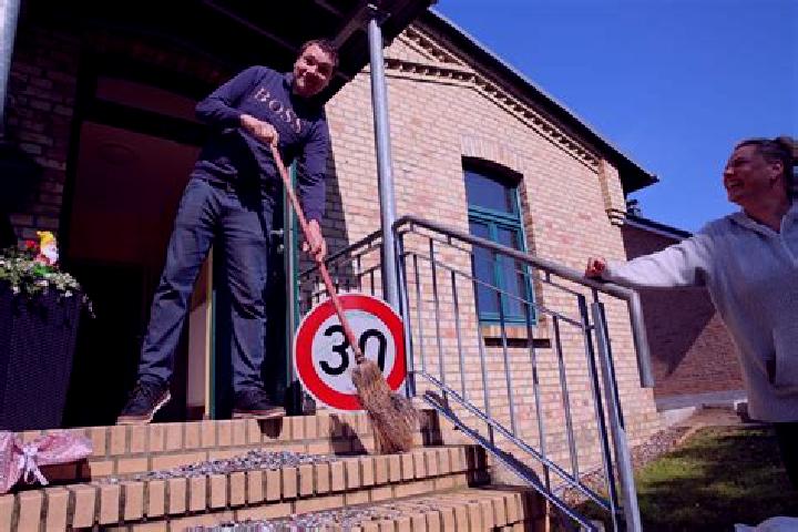 Nora, 25 — Escort in Blankenberg, Germany