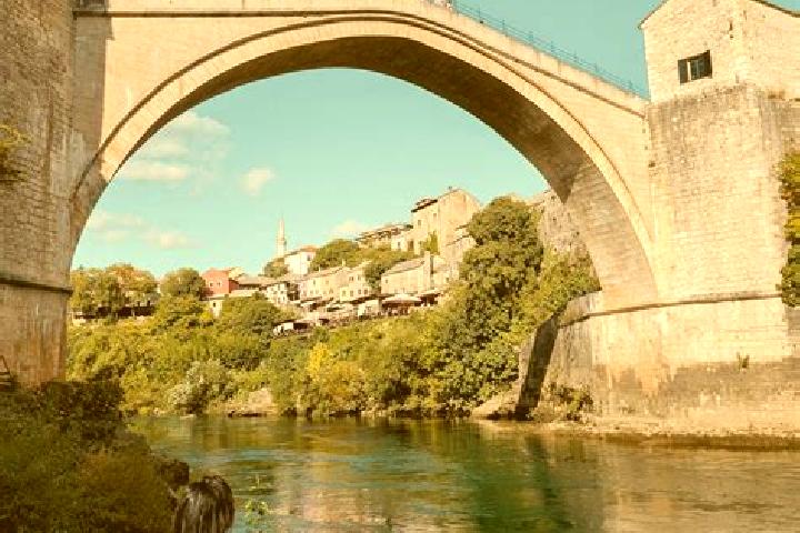 Nora, 25 — Escort in Bronzani Majdan, Bosnia and Herzegovina