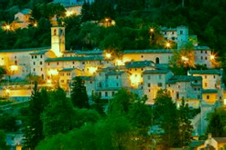 Nora, 25 — Escort in Castelsantangelo sul Nera, Italy