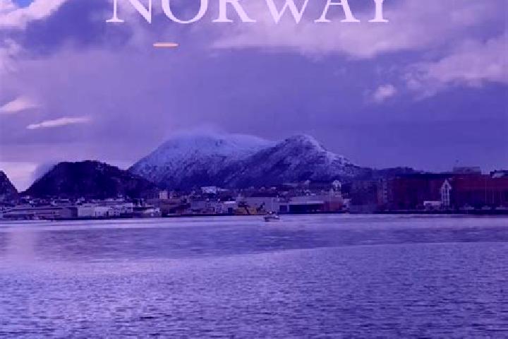 Nora, 25 — Escort in Langevag, Norway