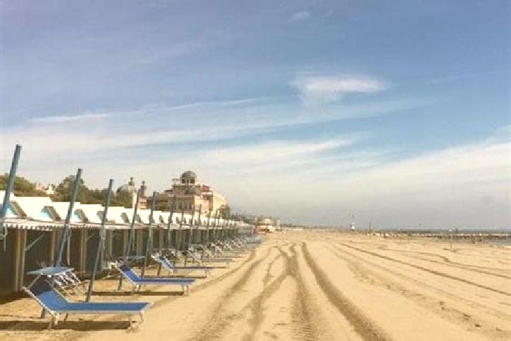 Nora, 25 — Escort in Lido di Jesolo, Italy