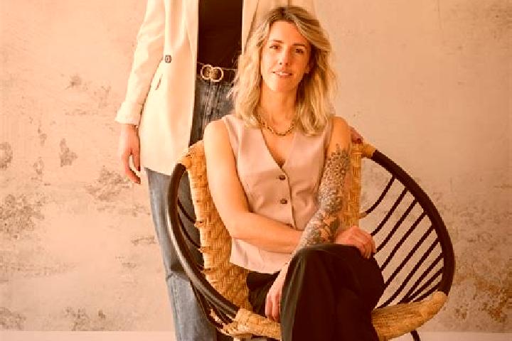 Nora, 25 — Escort in Marseille-en-Beauvaisis, France