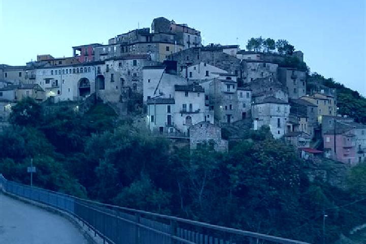Nora, 25 — Escort in Montemurro, Italy