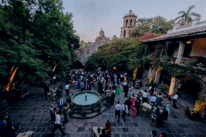 Nora, 25 — Escort in Paseo de San Javier, Mexico
