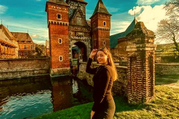 Nora, 25 — Escort in Sint-Pieters-Voeren, Belgium