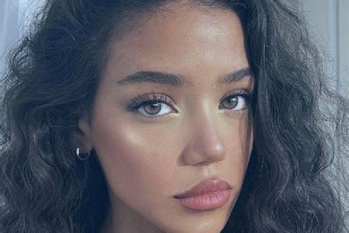 Nora, 26, a black brown-eyed caribbean companion based in Curtuiseni. Offering Fetish, Duos, CIM. Available for incall and outcall, day and evening dates.