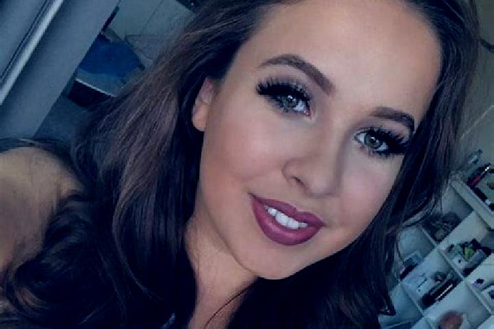 Nora, 26, a dark blonde amber-eyed latina companion based in Schmidtville. Offering A-Level, OWO, Massage, Erotic Massage, Tantra. Available for incall and o...