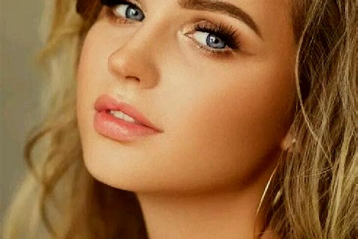 Nora, 26, a dark blonde blue-eyed caucasian companion based in Seteluk Tengah. Offering Dinner Date, Massage, Roleplay, Overnight, Deep French Kissing. Avail...