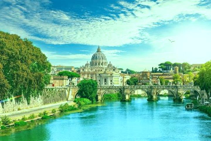 Nora, 26 — Escort in Capriglia, Italy