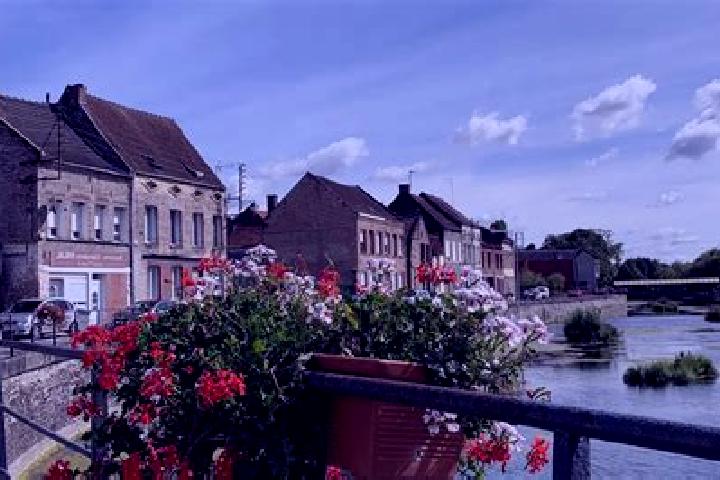 Nora, 26 — Escort in Honnecourt-sur-Escaut, France