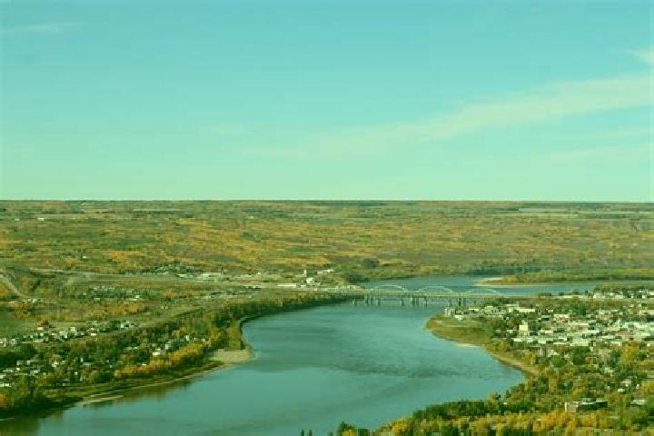 Nora, 26 — Escort in Peace River, Canada