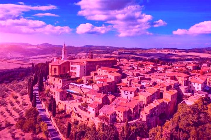 Nora, 26 — Escort in Pienza, Italy