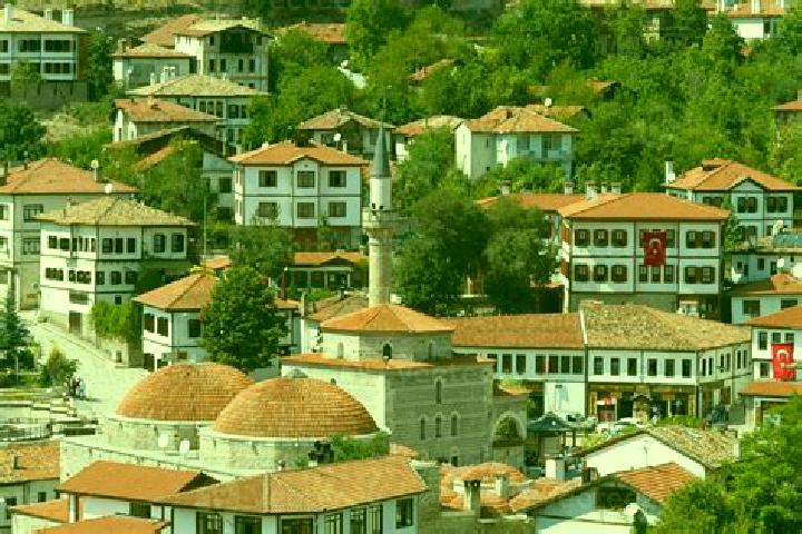 Nora, 26 — Escort in Safranbolu, Turkey