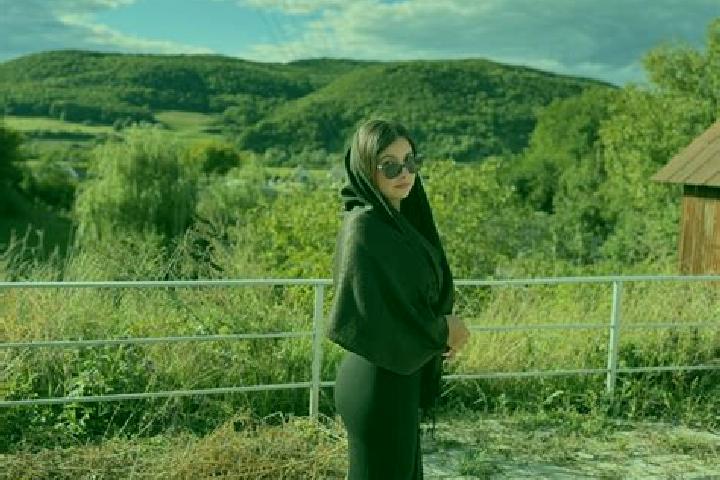 Nora, 26 — Escort in Seleus, Romania
