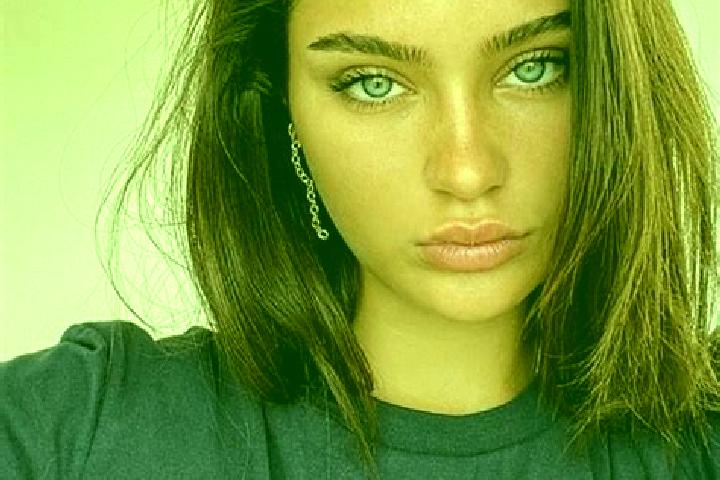 Nora, 27, a brunette blue-eyed mediterranean companion based in Fitzgibbon. Offering Massage, Fetish. Available for incall and outcall, day and evening dates.