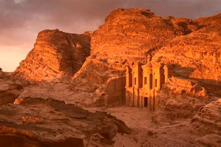 Nora, 27 — Escort in Dayr Alla, Jordan