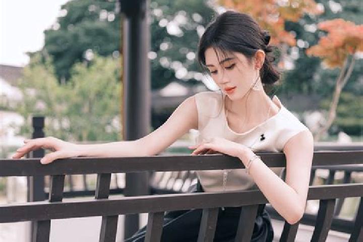 Nora, 27 — Escort in Huarong, China