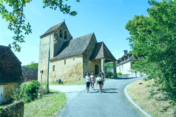 Nora, 27 — Escort in Savignac-les-Eglises, France