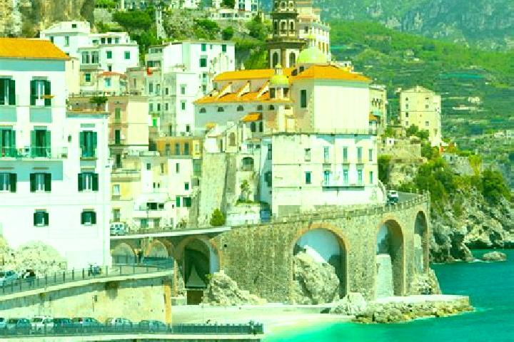 Nora, 27 — Escort in Tolmezzo, Italy