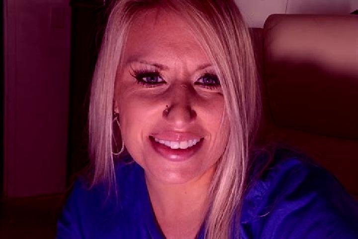 Nora, 27 — Escort in Vinton, United States
