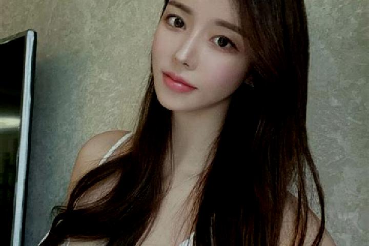 Nora, 27 — Escort in Zhaobu, China