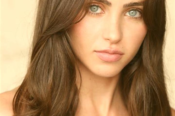 Nora, 28, a brunette dark-eyed mixed companion based in Montaguto. Offering Striptease, Overnight, BDSM. Available for incall and outcall, day and evening da...