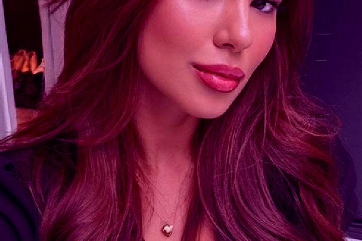 Nora, 28, a chestnut brown-eyed latina companion based in Bayon. Offering Party Girl, Dinner Date, Girlfriend Experience, Erotic Massage, Roleplay. Available...