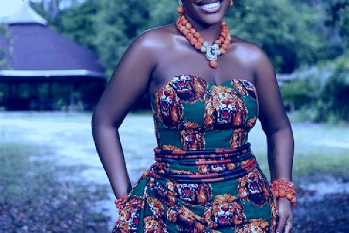 Nora, 28, a chestnut hazel-eyed mixed companion based in Akwukwu-Igbo. Offering Party Girl, Fetish, OWO, 69. Available for incall and outcall, day and evenin...