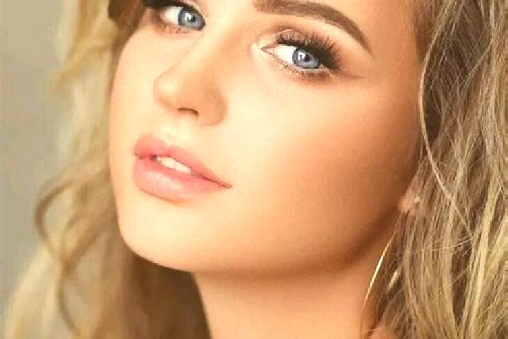 Nora, 28, a dark blonde blue-eyed slavic companion based in Naqadeh. Offering Girlfriend Experience, A-Level, Overnight, GFE, Deep French Kissing. Available ...