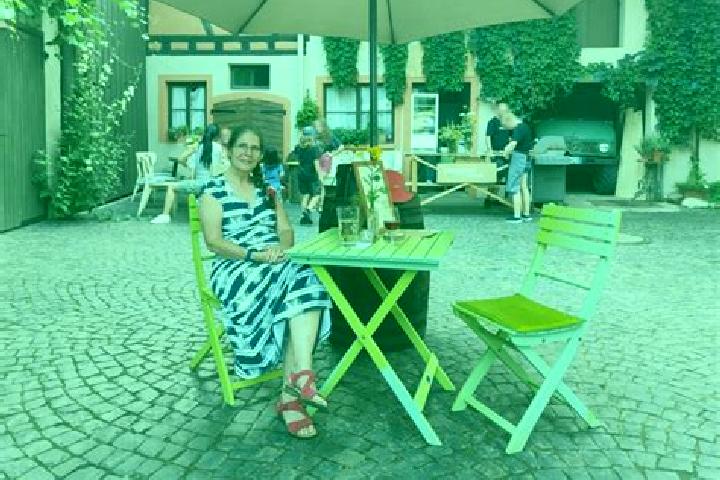 Nora, 28 — Escort in Grolsheim, Germany