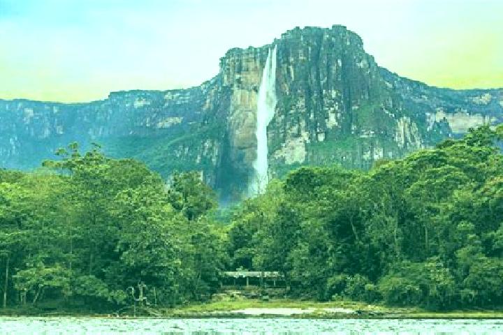 Nora, 28 — Escort in La Sabana, Venezuela