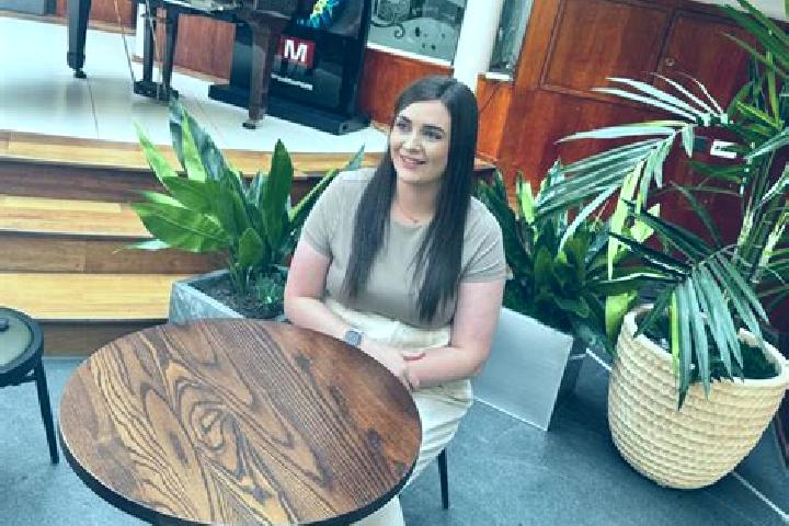 Nora, 28 — Escort in Overtown, United Kingdom