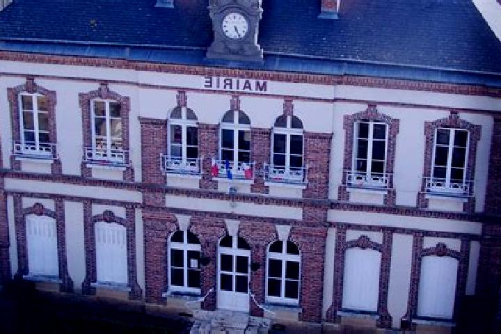 Nora, 28 — Escort in Prunay-le-Gillon, France