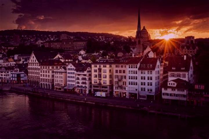 Nora, 28 — Escort in Urtenen, Switzerland