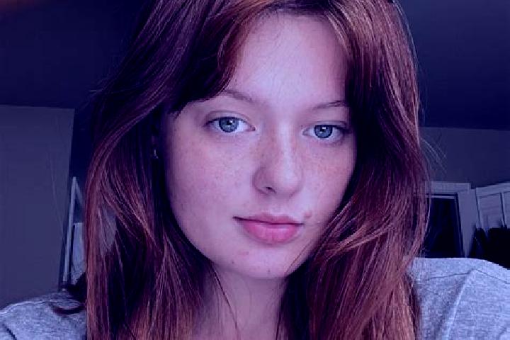Nora, 29, a auburn grey-eyed mixed companion based in St. Veiter Vorstadt. Offering A-Level, Deep French Kissing, Roleplay, Erotic Massage. Available for inc...
