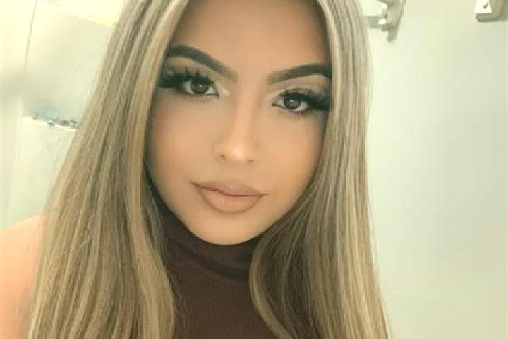 Nora, 29, a blonde dark-eyed latina companion based in Llata. Offering GFE, Dinner Date, A-Level. Available for incall and outcall, day and evening dates.