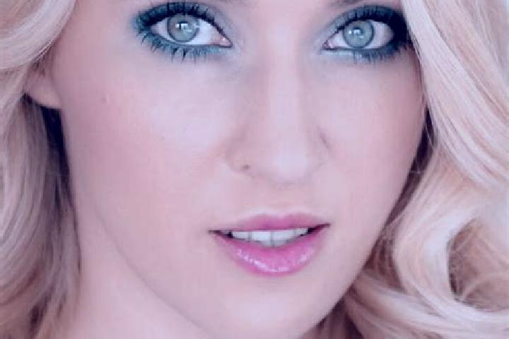 Nora, 29, a blonde green-eyed mediterranean companion based in Komsyenichy. Offering Girlfriend Experience, A-Level, Party Girl. Available for incall and out...