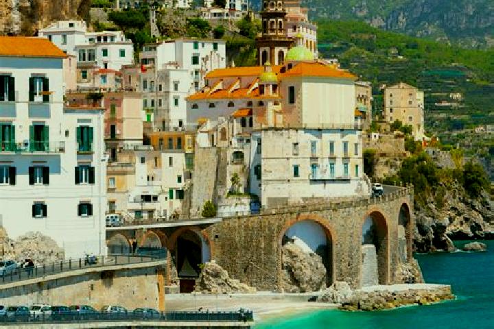 Nora, 29 — Escort in Calvizzano, Italy
