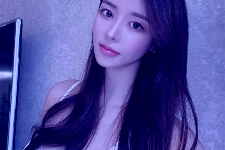 Nora, 29 — Escort in Dayanggezhuang, China