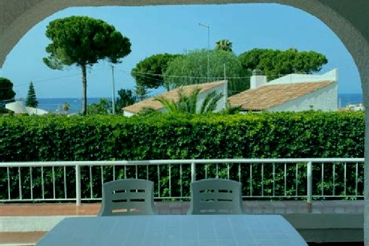Nora, 29 — Escort in Fontane Bianche, Italy