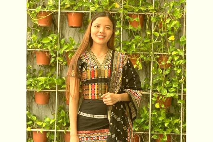 Nora, 29 — Escort in Kan Beit, Myanmar