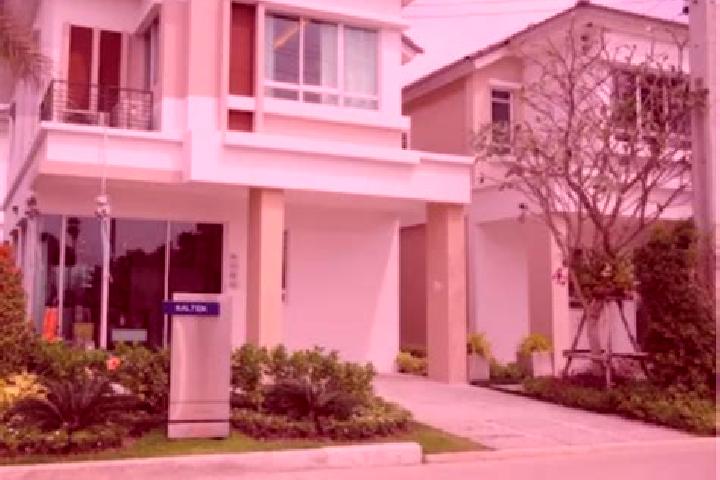 Nora, 29 — Escort in Khan Na Yao, Thailand