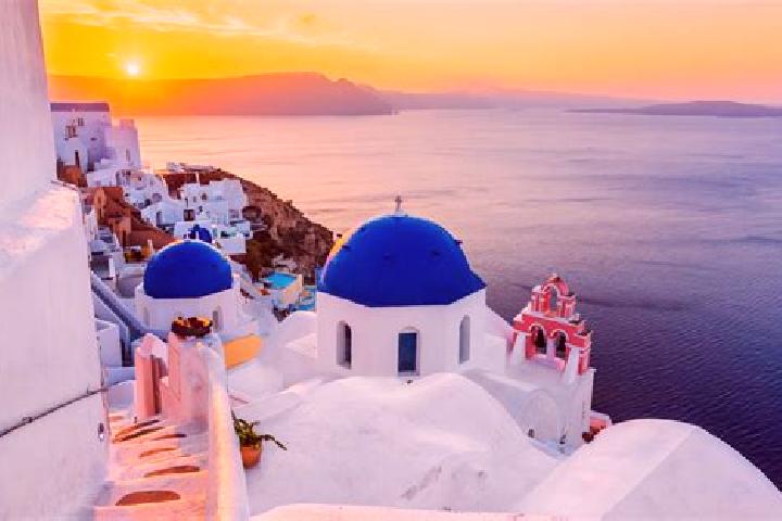 Nora, 29 — Escort in Kyprinos, Greece