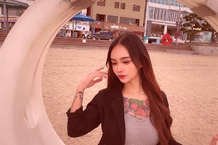 Nora, 29 — Escort in London Colney, United Kingdom