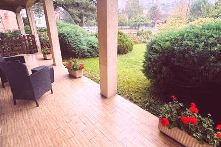 Nora, 29 — Escort in Mombercelli, Italy