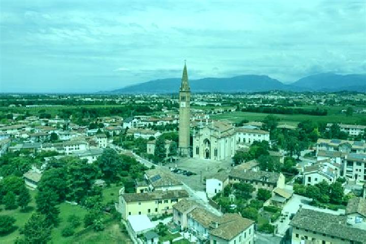 Nora, 29 — Escort in Santa Lucia di Piave, Italy